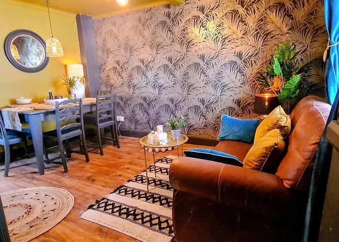 Charming Full Of Character In The Heart Southwell