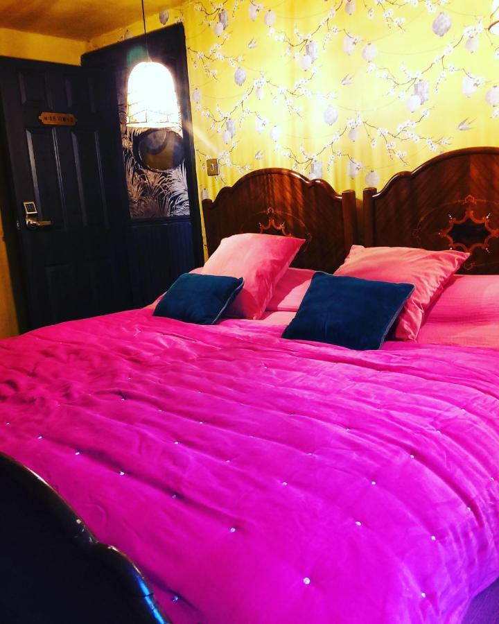 Charming Full Of Character In The Heart Southwell Apartment